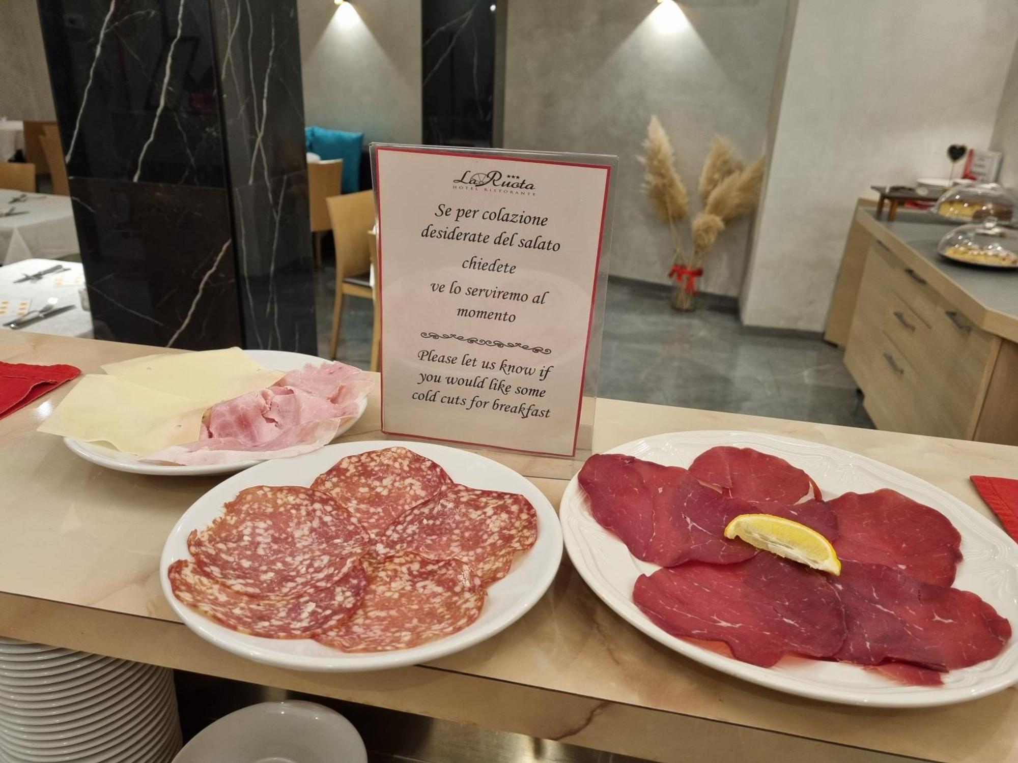 La Ruota Hotel Морбеньо Екстериор снимка