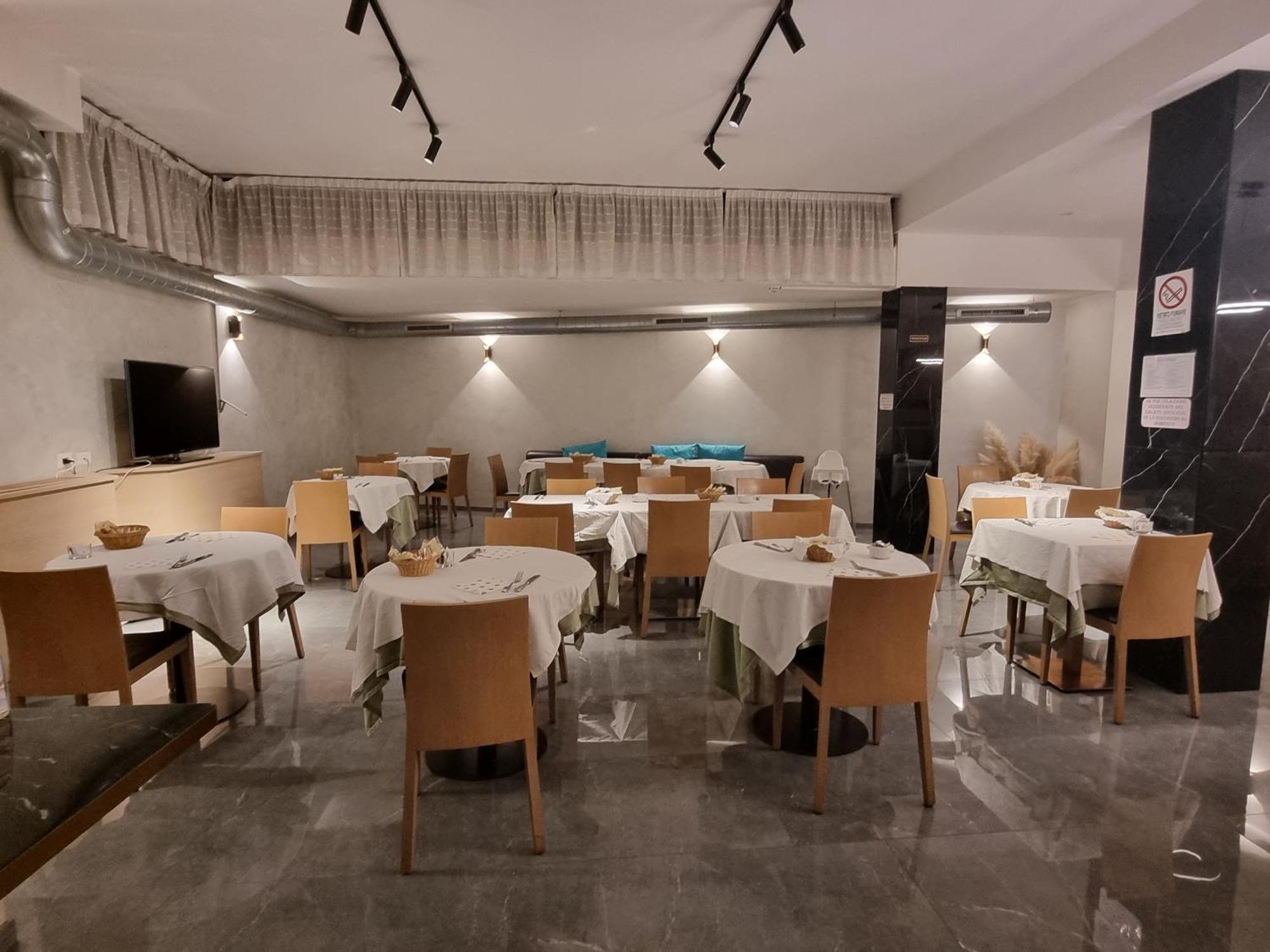 La Ruota Hotel Морбеньо Екстериор снимка