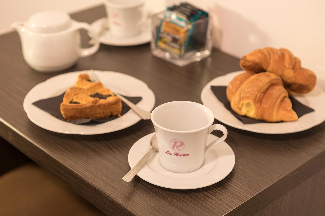 La Ruota Hotel Морбеньо Екстериор снимка
