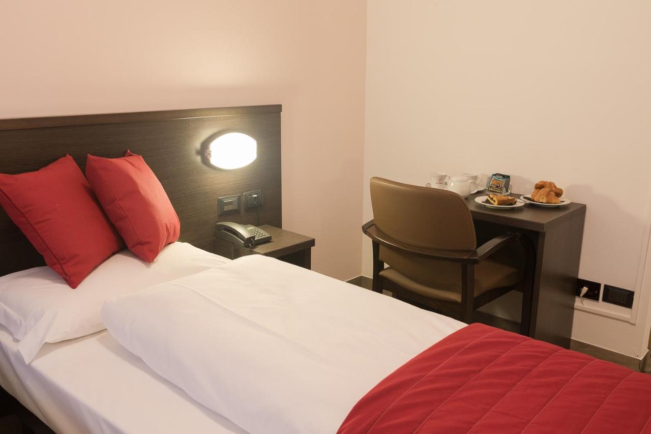 La Ruota Hotel Морбеньо Екстериор снимка